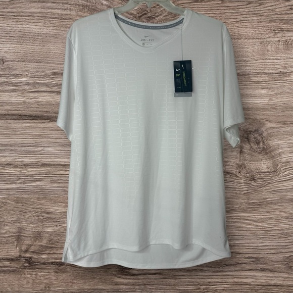 Nike Dri-Fit Short Sleeve White Shirt UPF 40+ Reflective Trim Mens XXL - Picture 1 of 8